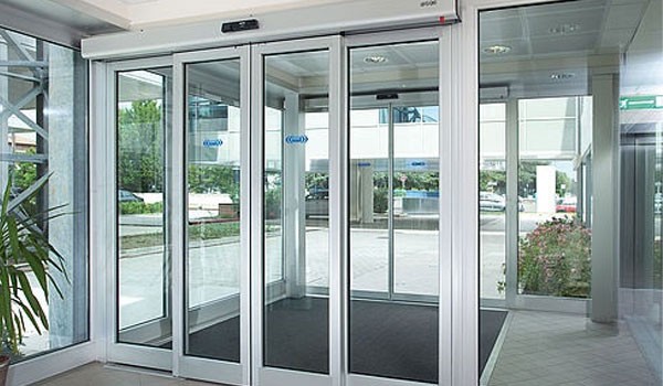 Can Delaying Automatic Sliding Glass Door Repair Lead to ADA Compliance Issues?