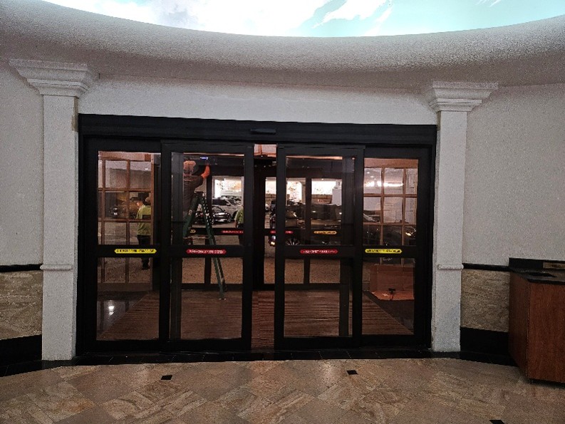 When Does a Commercial Automatic Sliding Door Need Repair Instead of Replacement?